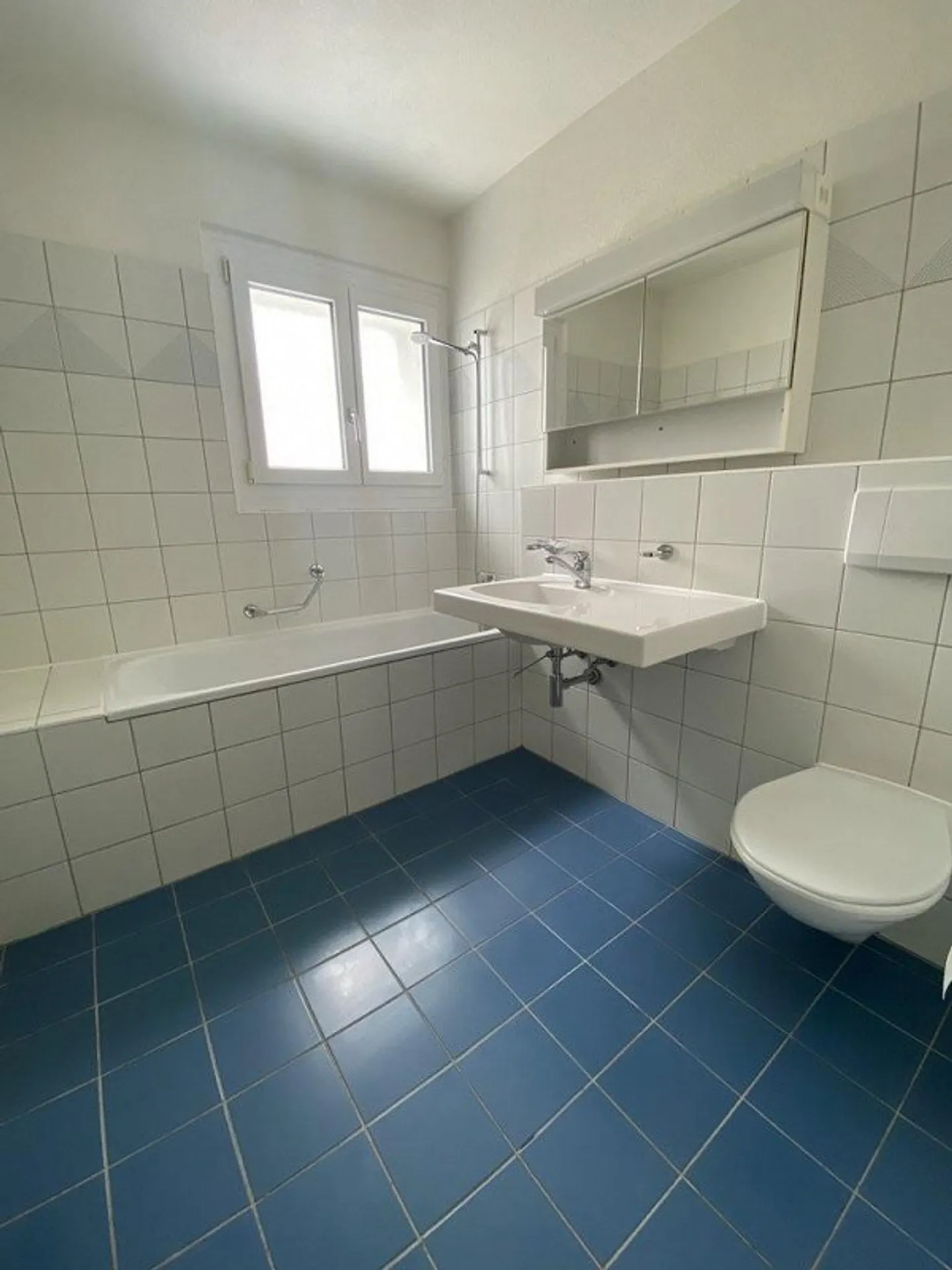 Geräumige Wohnung im Stadtzentrum im obersten Stockwerk! - Foto 8 von 9