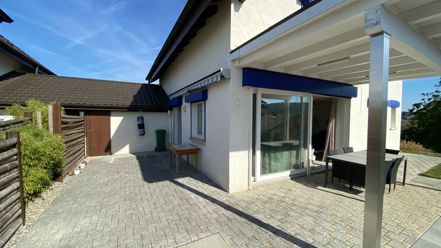 Maison Familiale Moderne avec Panneaux Solaires - Photo 25 sur 29