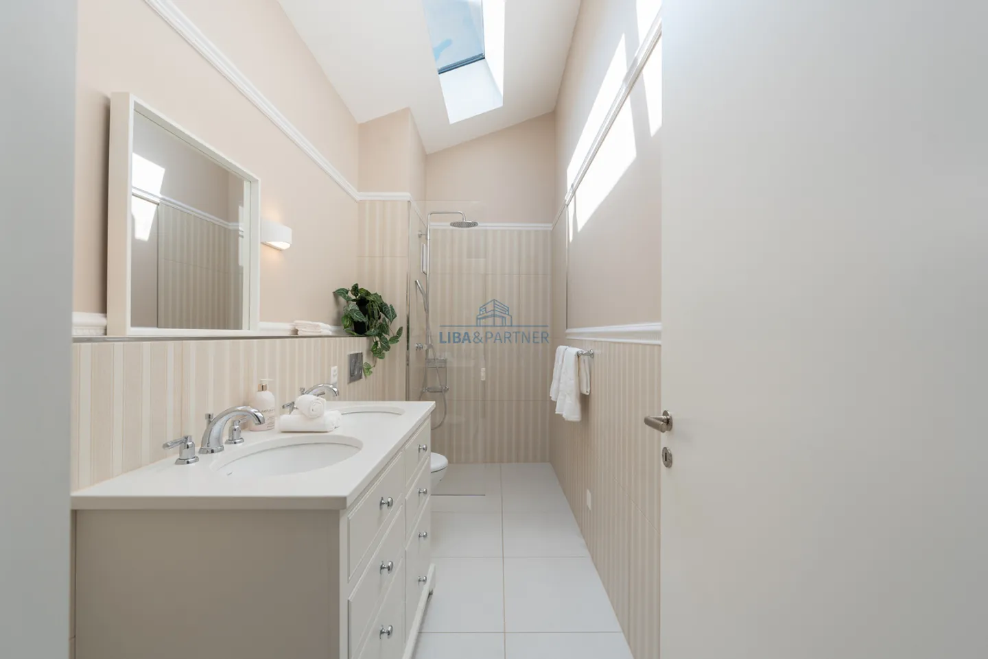 Villa elegante in posizione esclusiva a Muttenz - Foto 6 di 14