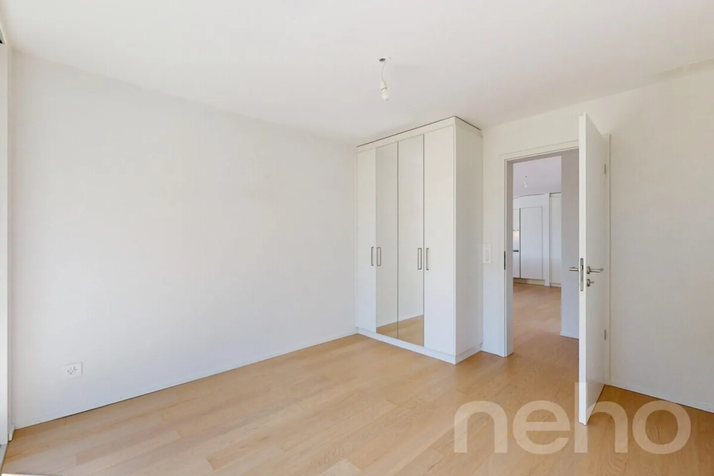Luxury Apartment with Lake View - Photo 12 of 12
