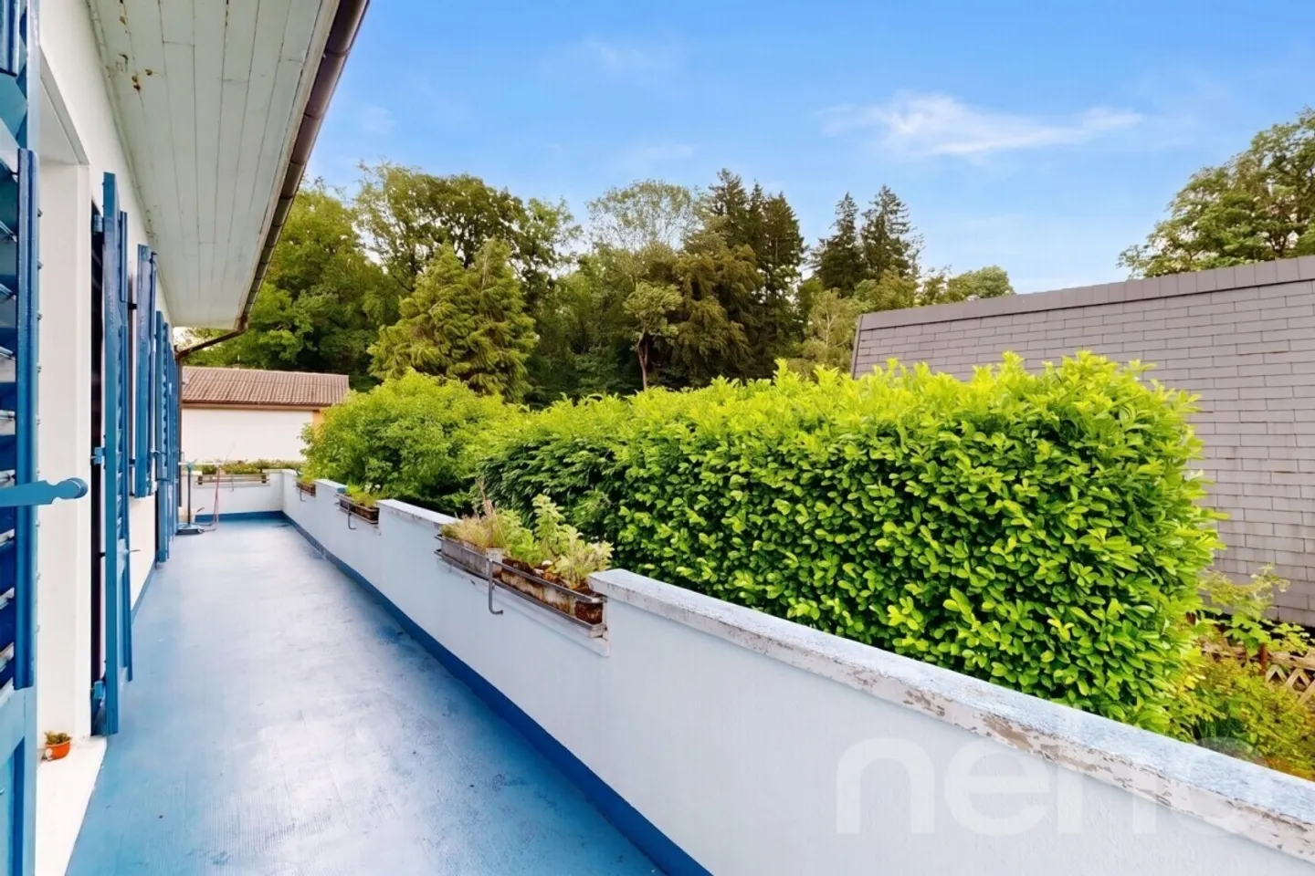 Family house near the forest, large garden and potential - Photo 10 of 12
