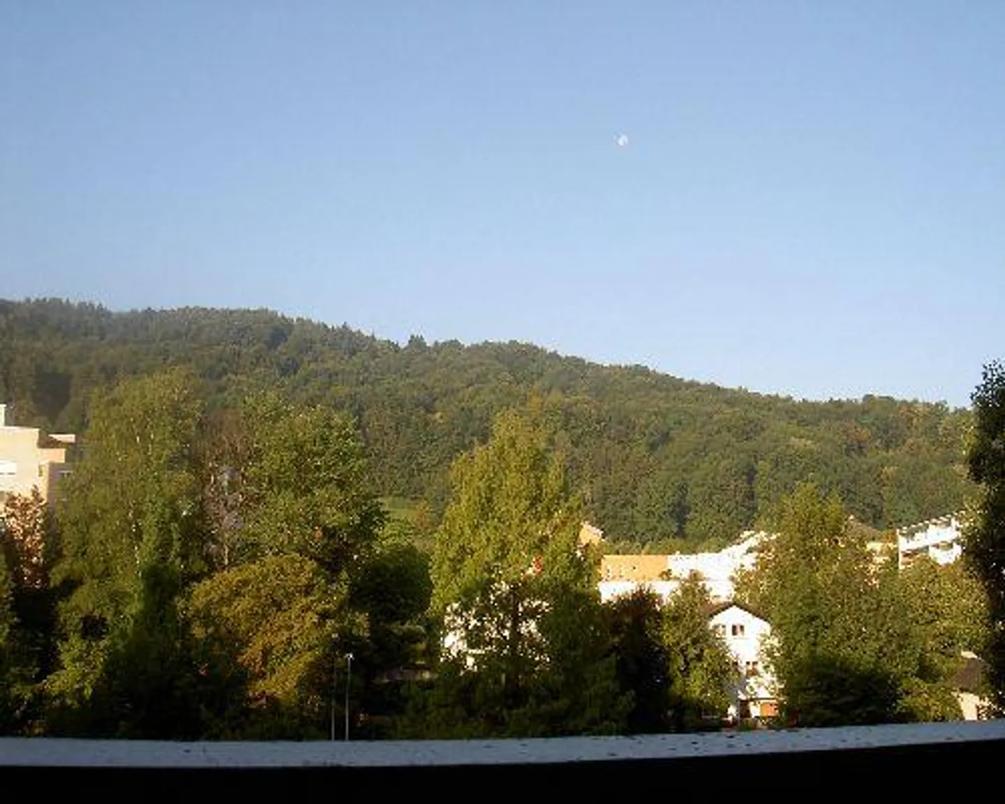 Top Single Apartment - Photo 5 of 6