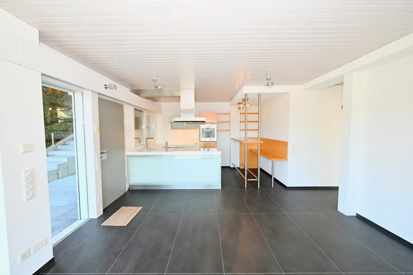 Modern Villa in Carabbia - Photo 21 of 26