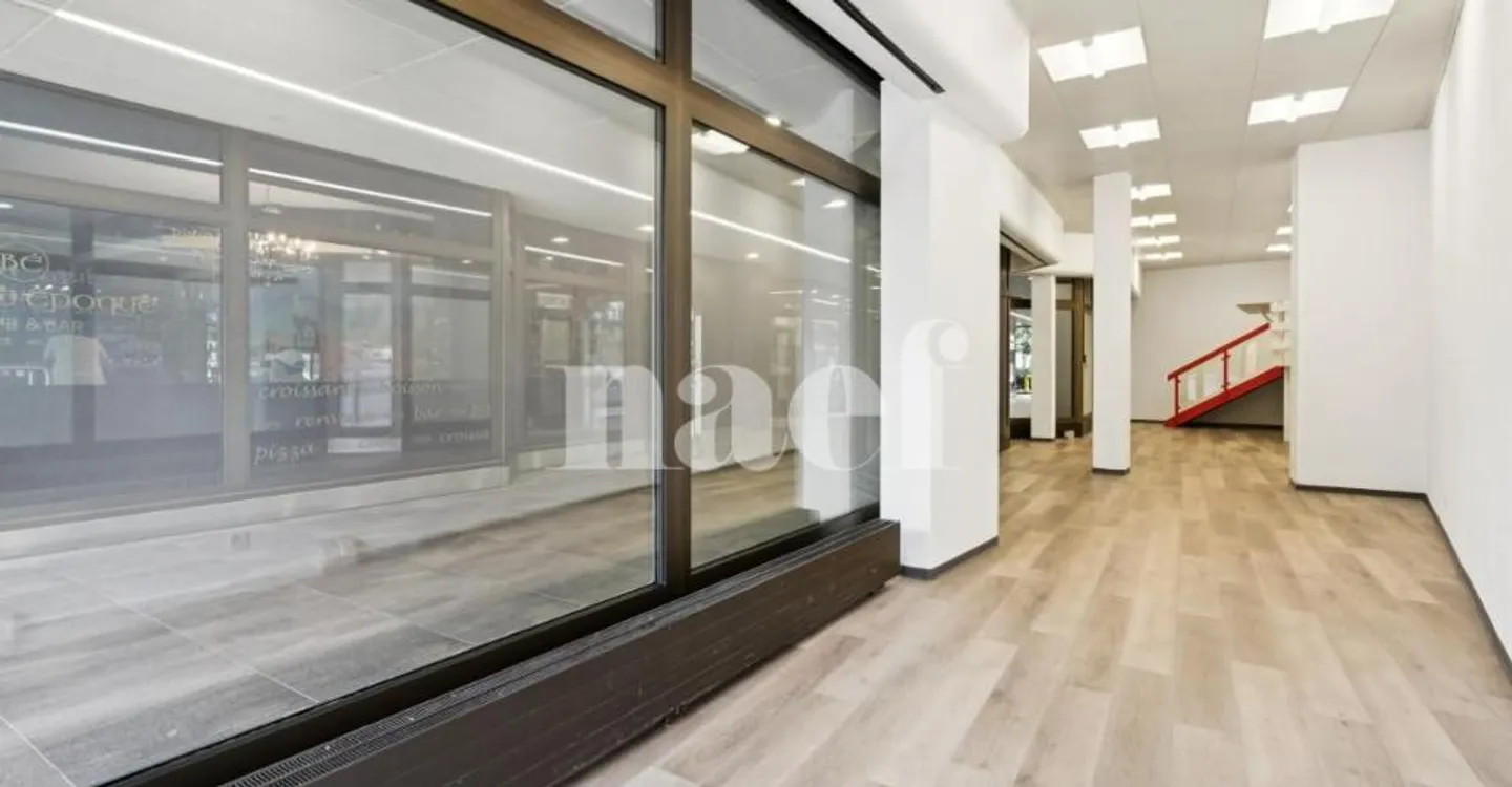 Spacious commercial space ideally located in the center of Vevey, nearby - Photo 3 of 7