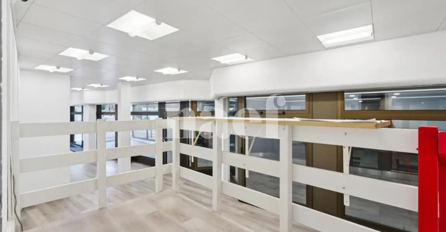 Spacious commercial space ideally located in the center of Vevey, nearby - Photo 4 of 7