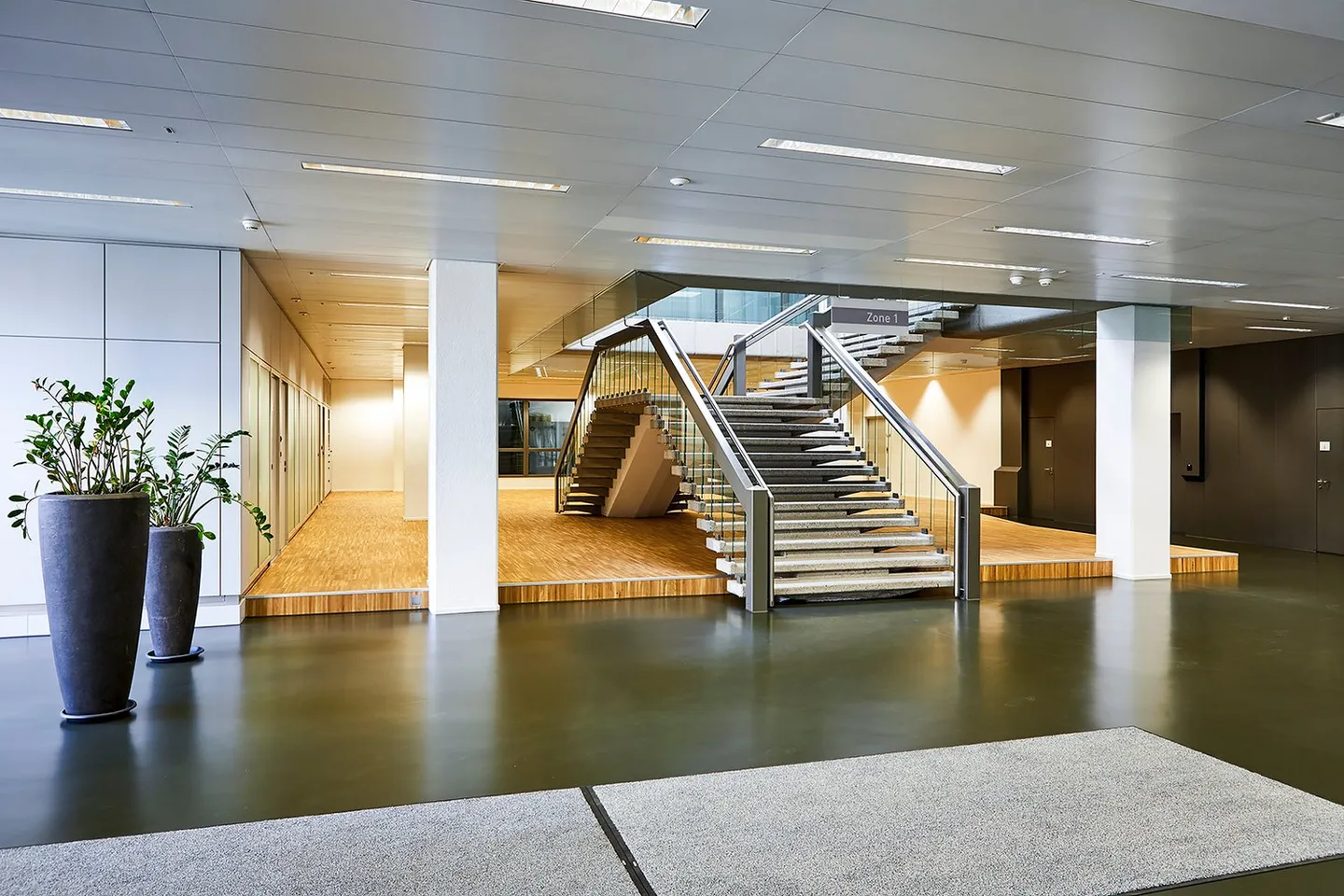 150m2 / CHF 160.--/m2/anno - Foto 4 di 6