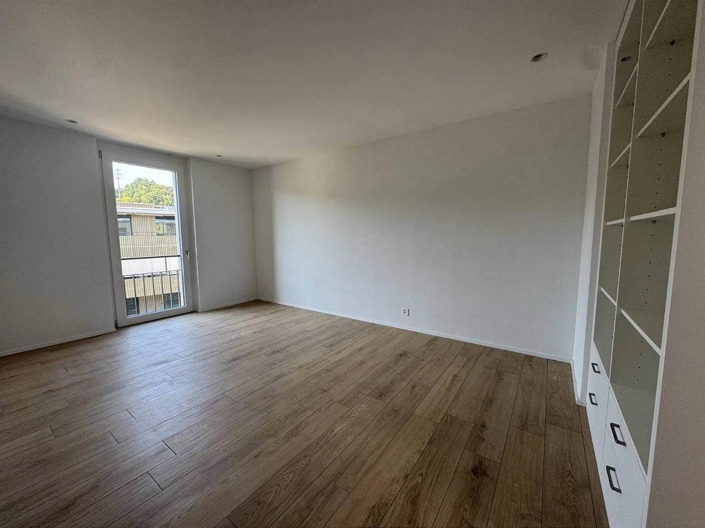 05635 - Appart. 3½ ROOMS - IMP. CHAMP-RIOND 12 - MATRAN - Photo 3 of 9