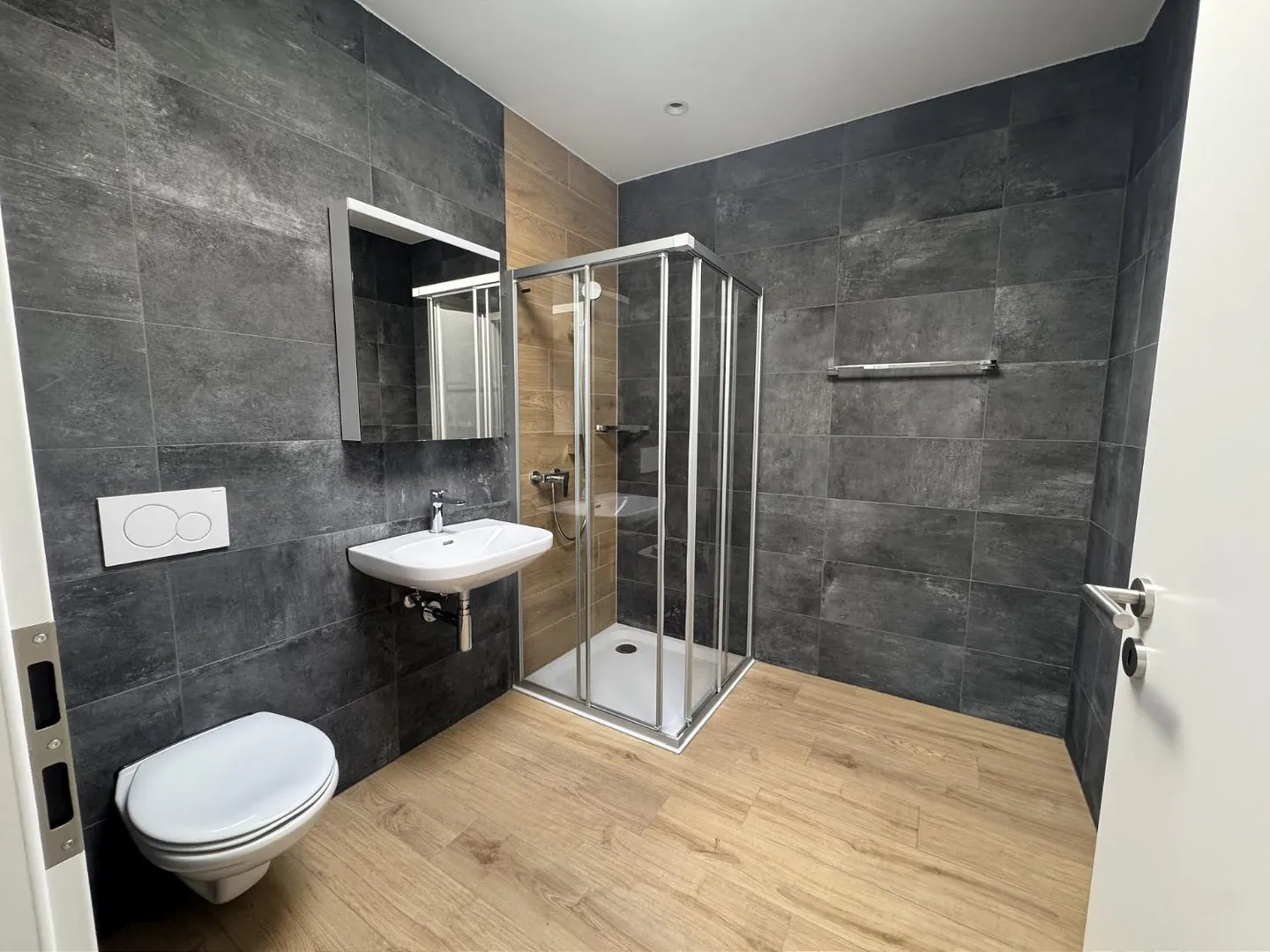05635 - Appart. 3½ ROOMS - IMP. CHAMP-RIOND 12 - MATRAN - Photo 4 of 9
