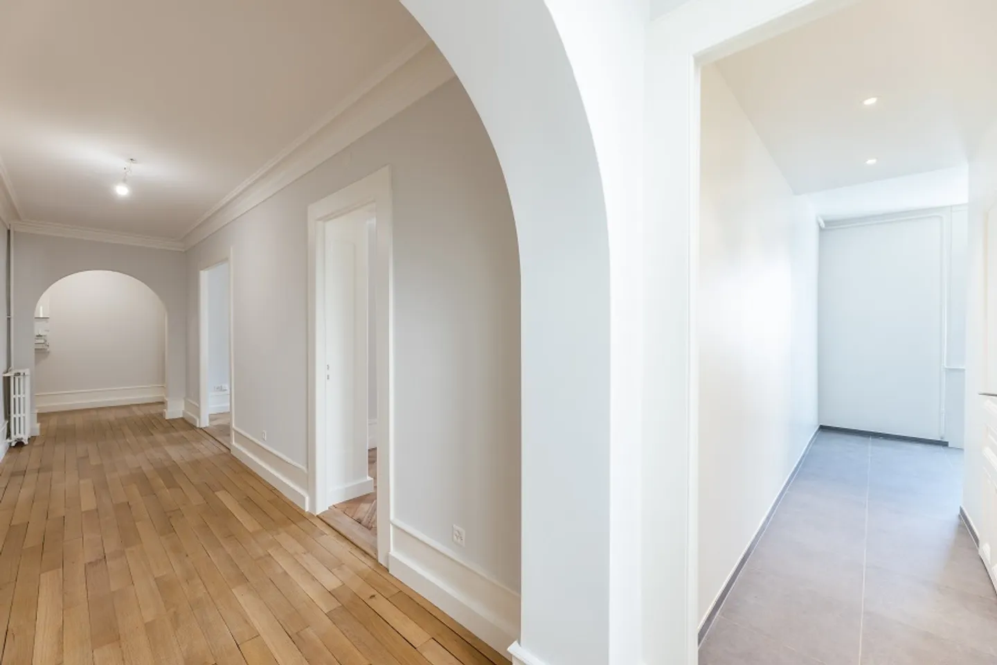 Spacious 4-room apartment on the top floor, near the banking district - Photo 10 of 12