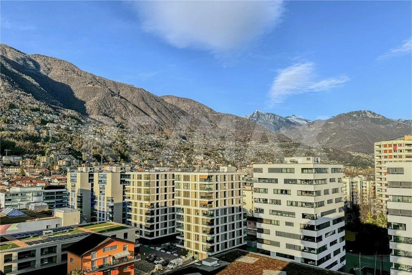 Appartamento con vista lago - Foto 3 di 13