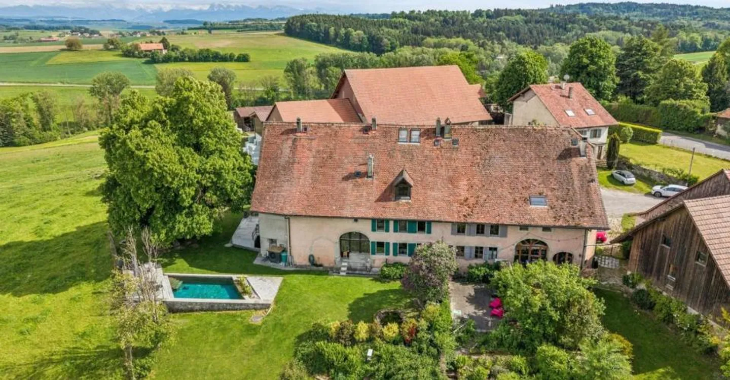 Ein außergewöhnliches Anwesen im Herzen der Waadtländer Landschaft - Foto 1 von 11