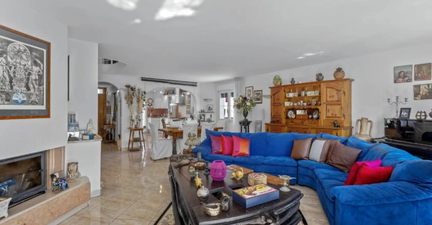 Elegant Duplex in Vich - Photo 4 of 11