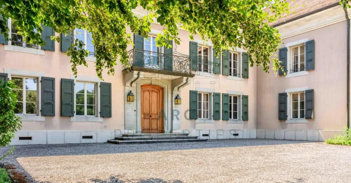 BUSSY-CHARDONNEY - PROPRIETÀ ECCEZIONALE CON VISTA SUL LAGO DI GINEVRA - Foto 1 di 4