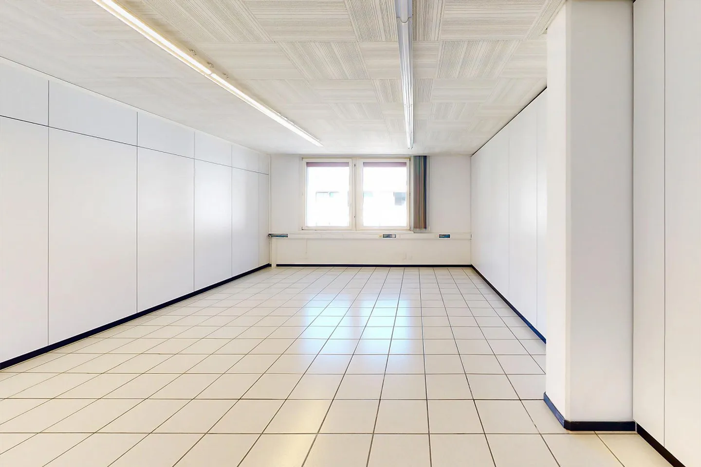 37 m² Office - Compact, Functional, Strategic - Photo 2 of 4