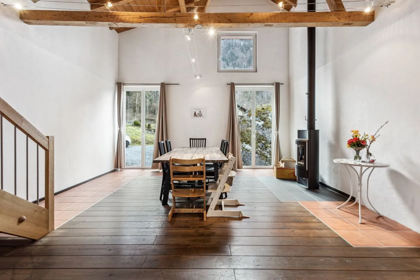 Maison bi-familiale de rêve avec beaucoup d'espace extérieur - Photo 1 sur 13