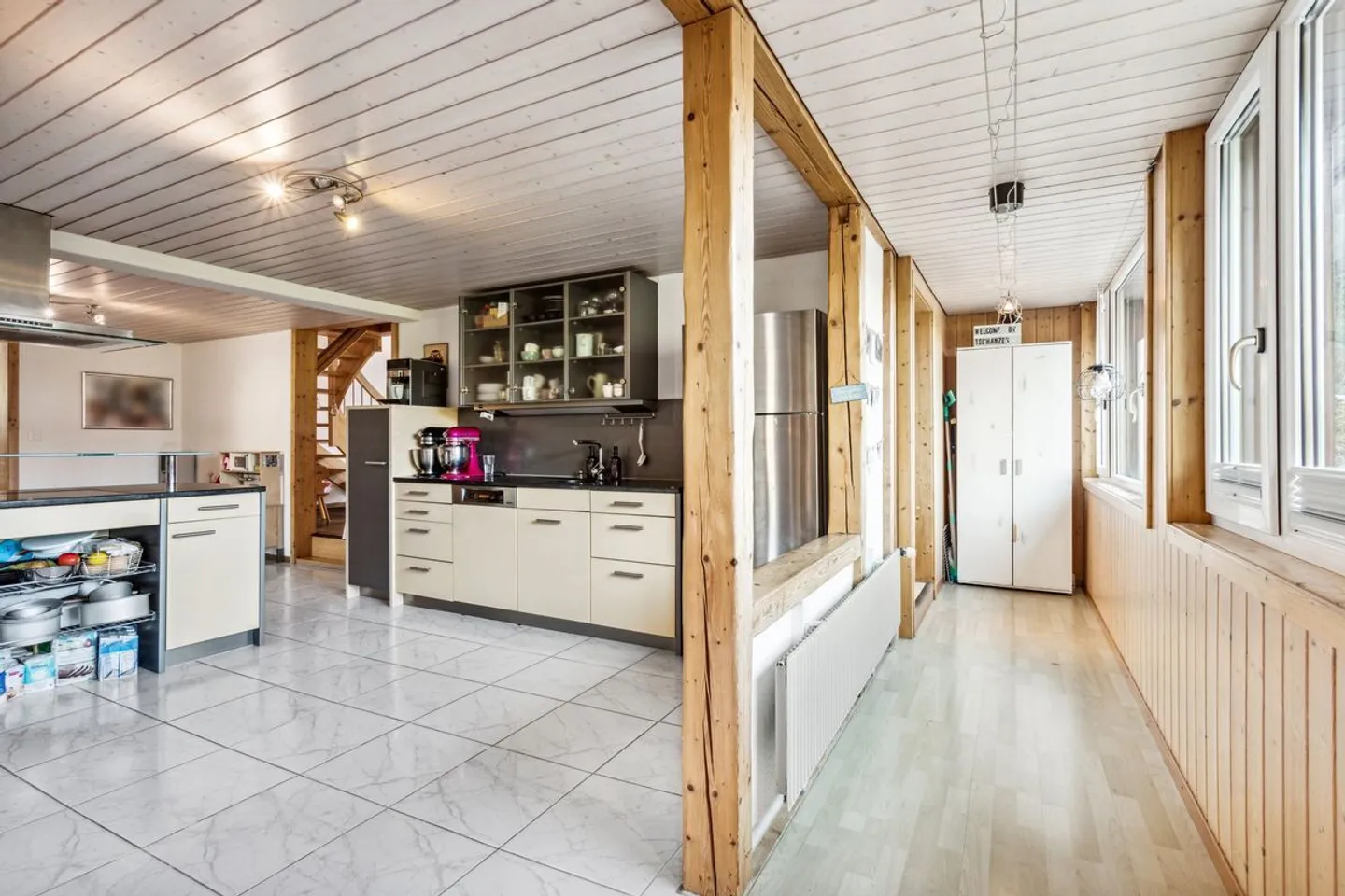 Maison bi-familiale de rêve avec beaucoup d'espace extérieur - Photo 2 sur 13