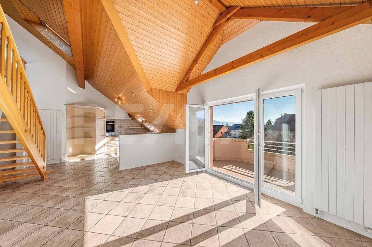 Spacious 4.5 rooms + mezzanine: magnificent view of the Alps - Photo 2 of 13