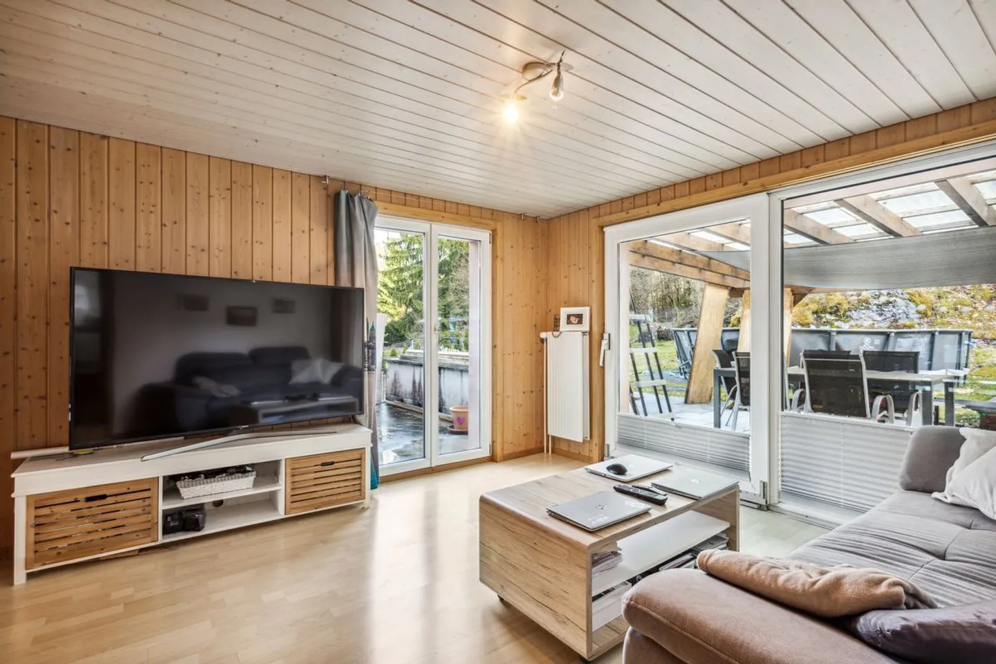 Maison bi-familiale de rêve avec beaucoup d'espace extérieur - Photo 4 sur 13