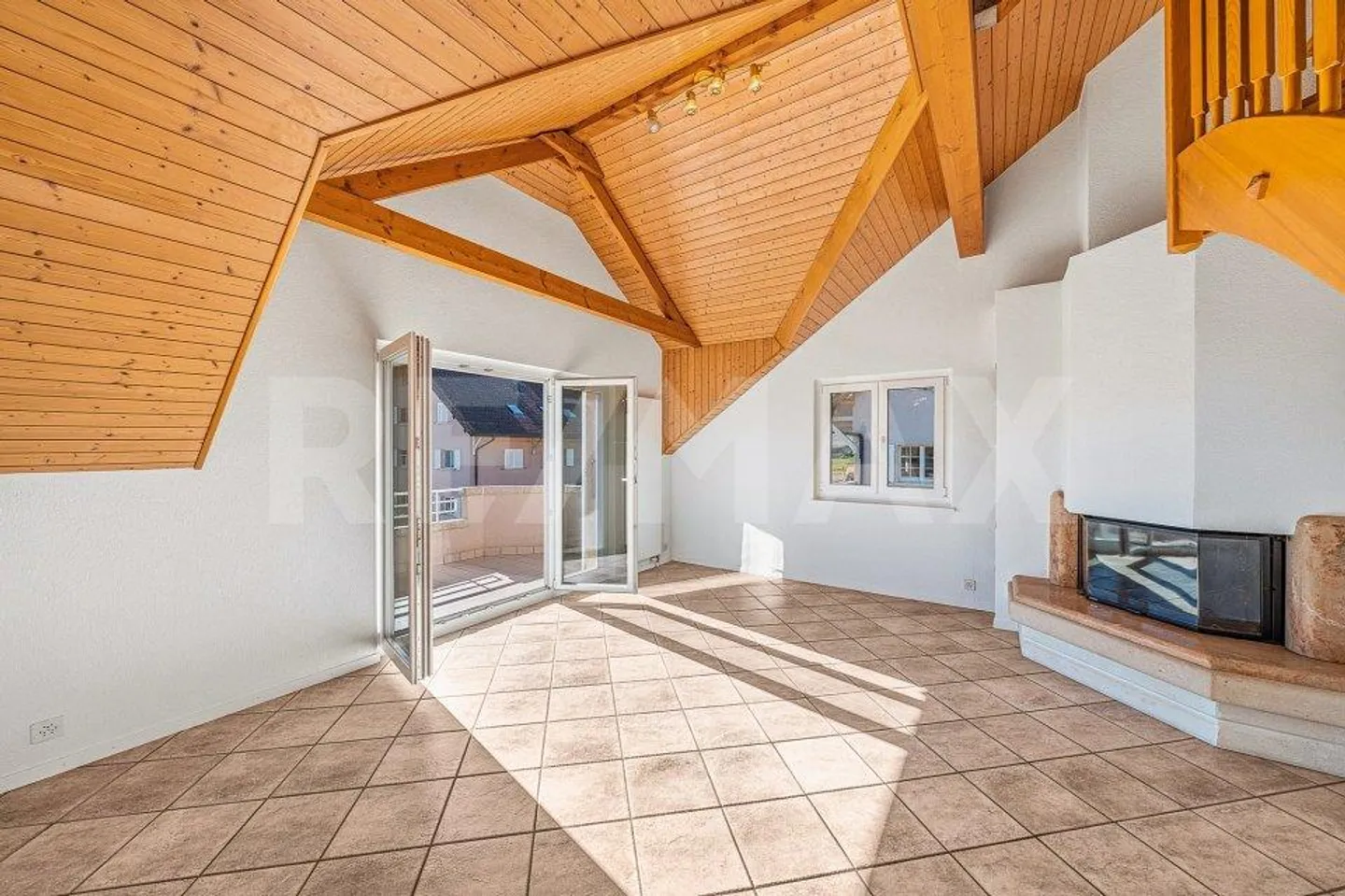 Spacious 4.5 rooms + mezzanine: magnificent view of the Alps - Photo 4 of 13