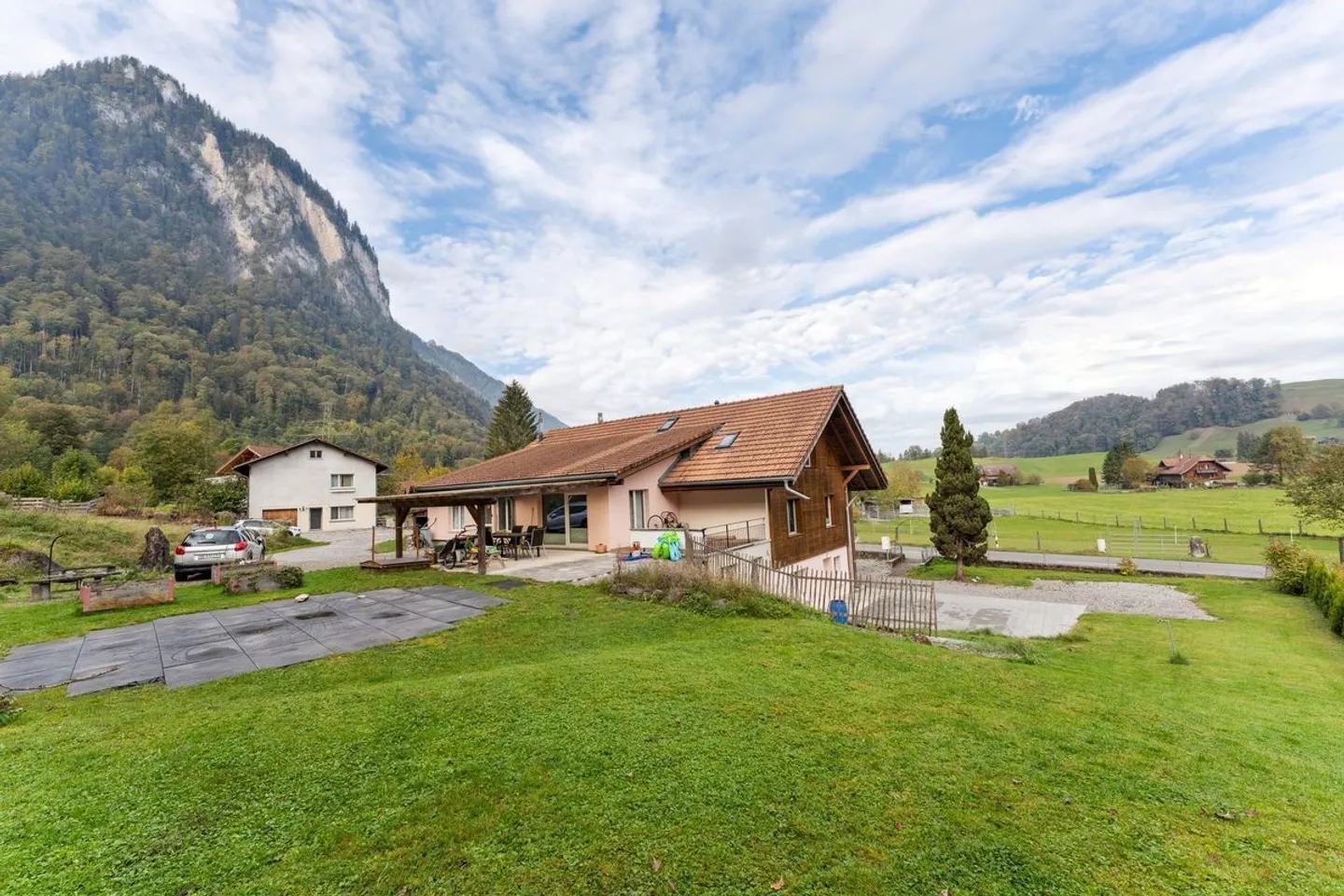 Maison bi-familiale de rêve avec beaucoup d'espace extérieur - Photo 11 sur 13