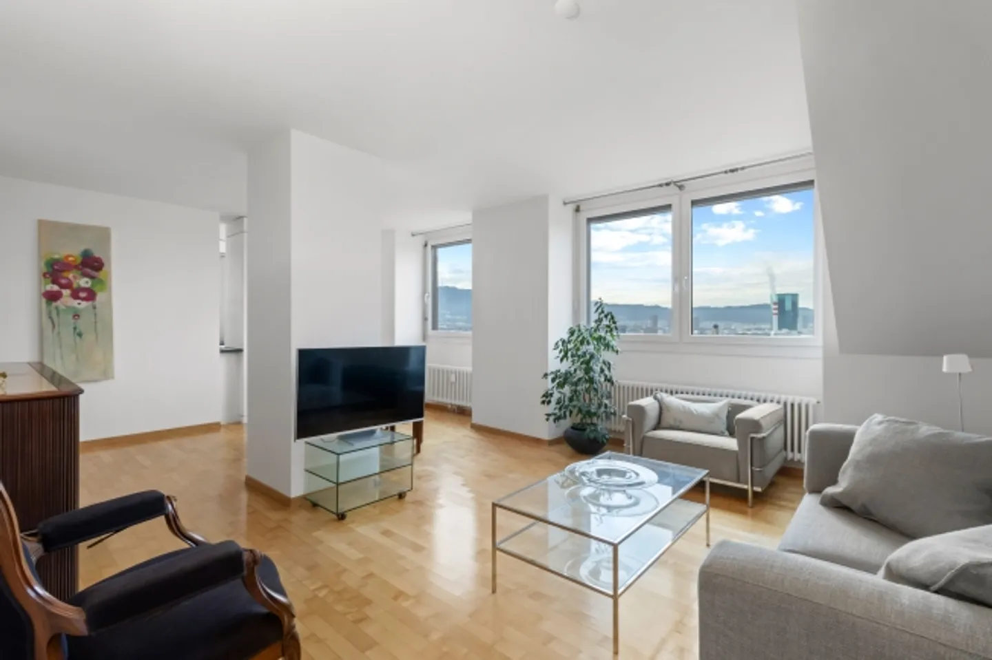 Schickes Pied-à-terre mit bester Aussicht- 2,5 Zimmer Dachwohnung - Foto 1 von 13