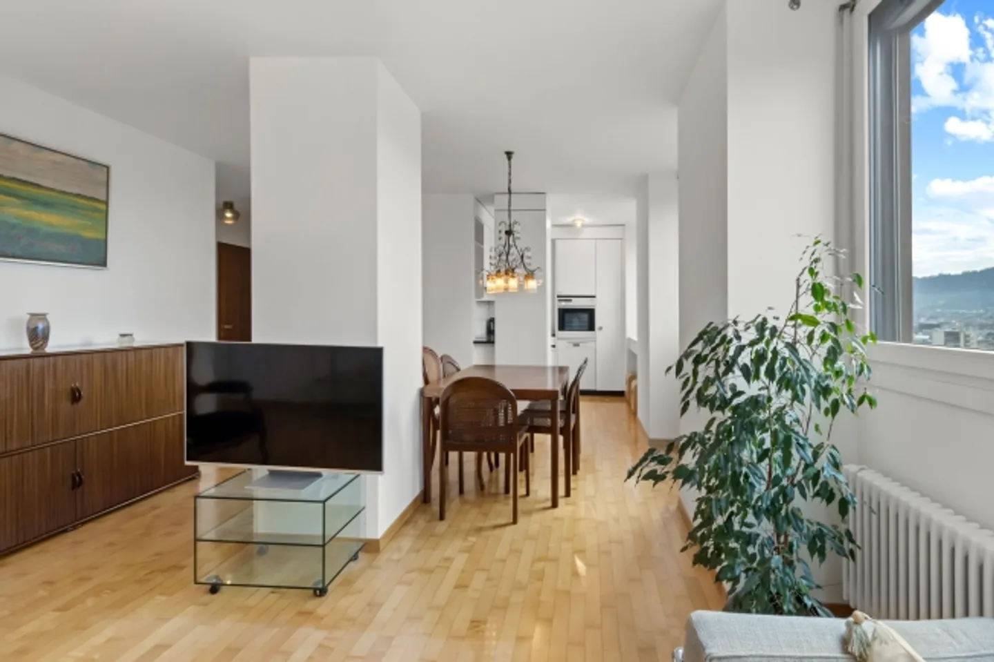 Schickes Pied-à-terre mit bester Aussicht- 2,5 Zimmer Dachwohnung - Foto 4 von 13