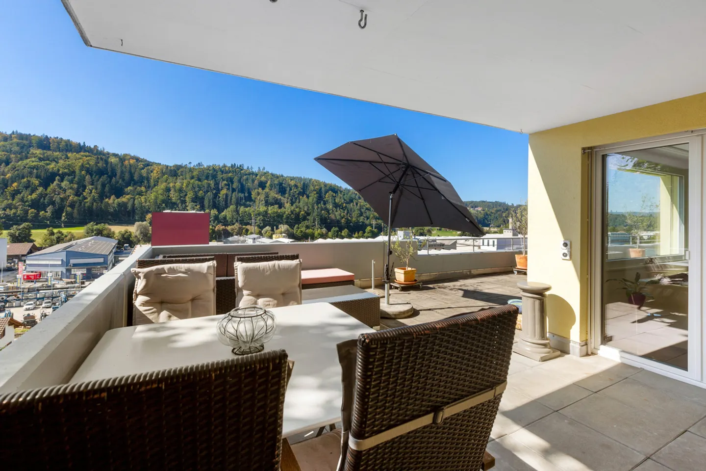 5.5 Room Terrace Apartment with Plenty of Space and Far-Reaching Views - Photo 6 of 7