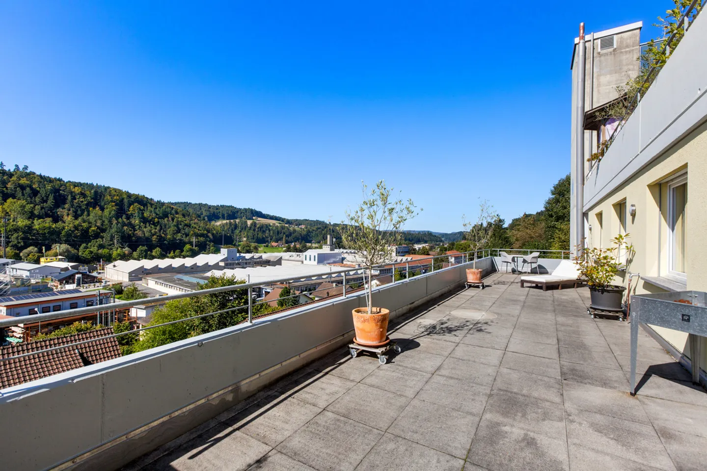 5.5 Room Terrace Apartment with Plenty of Space and Far-Reaching Views - Photo 7 of 7
