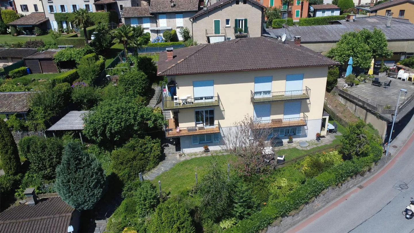 Mehrfamilienhaus mit großem Garten in Comano - Foto 7 von 7