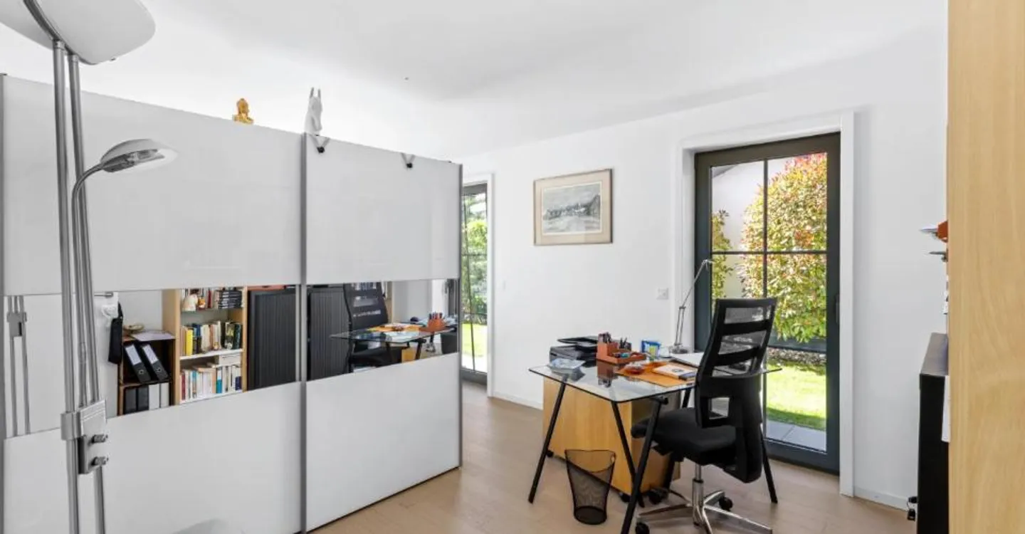 Charming Garden Apartment - Photo 11 of 13