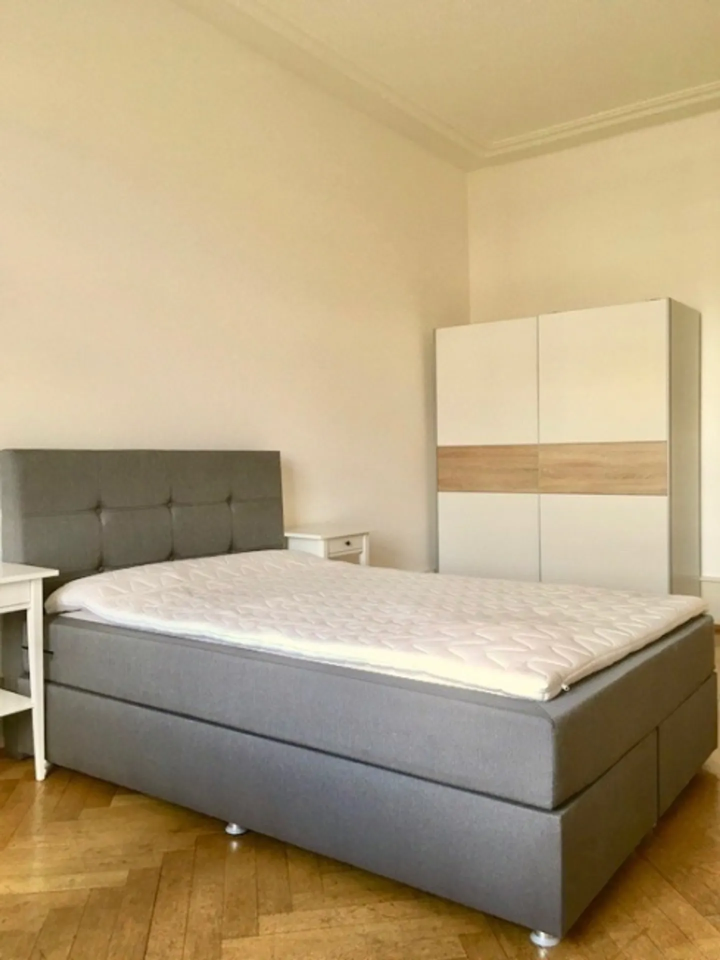 Stanza condivisa arredato con stile a Basilea - Foto 8 di 8