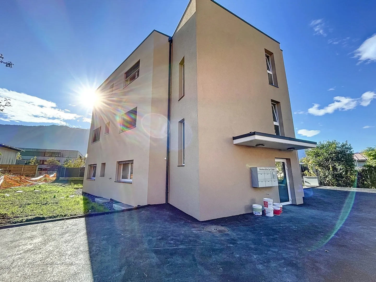 Appartement moderne de 3.5 pièces avec jardin privatif - Photo 5 sur 8