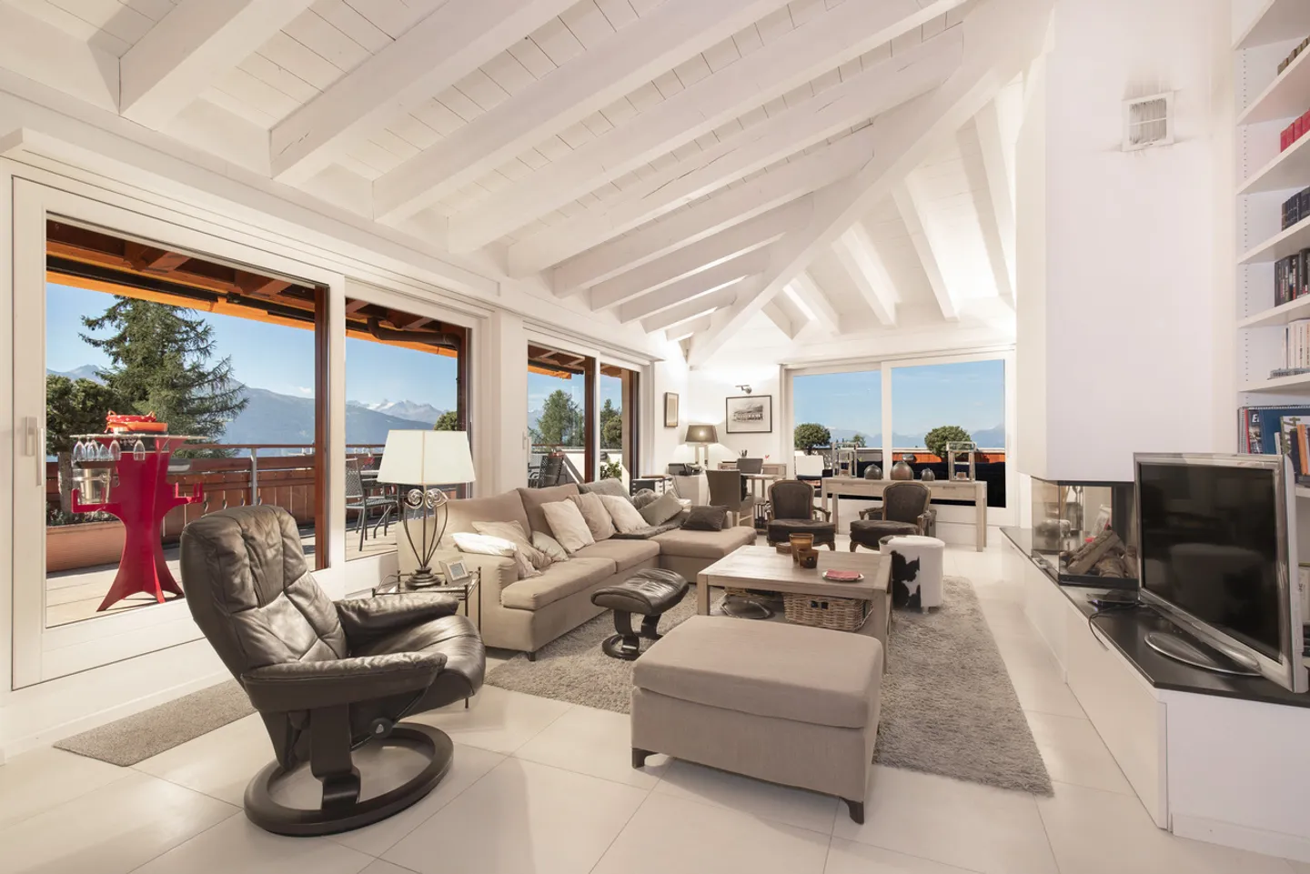 Raro e magnifico duplex attico nel centro di Crans-Montana - Foto 2 di 13