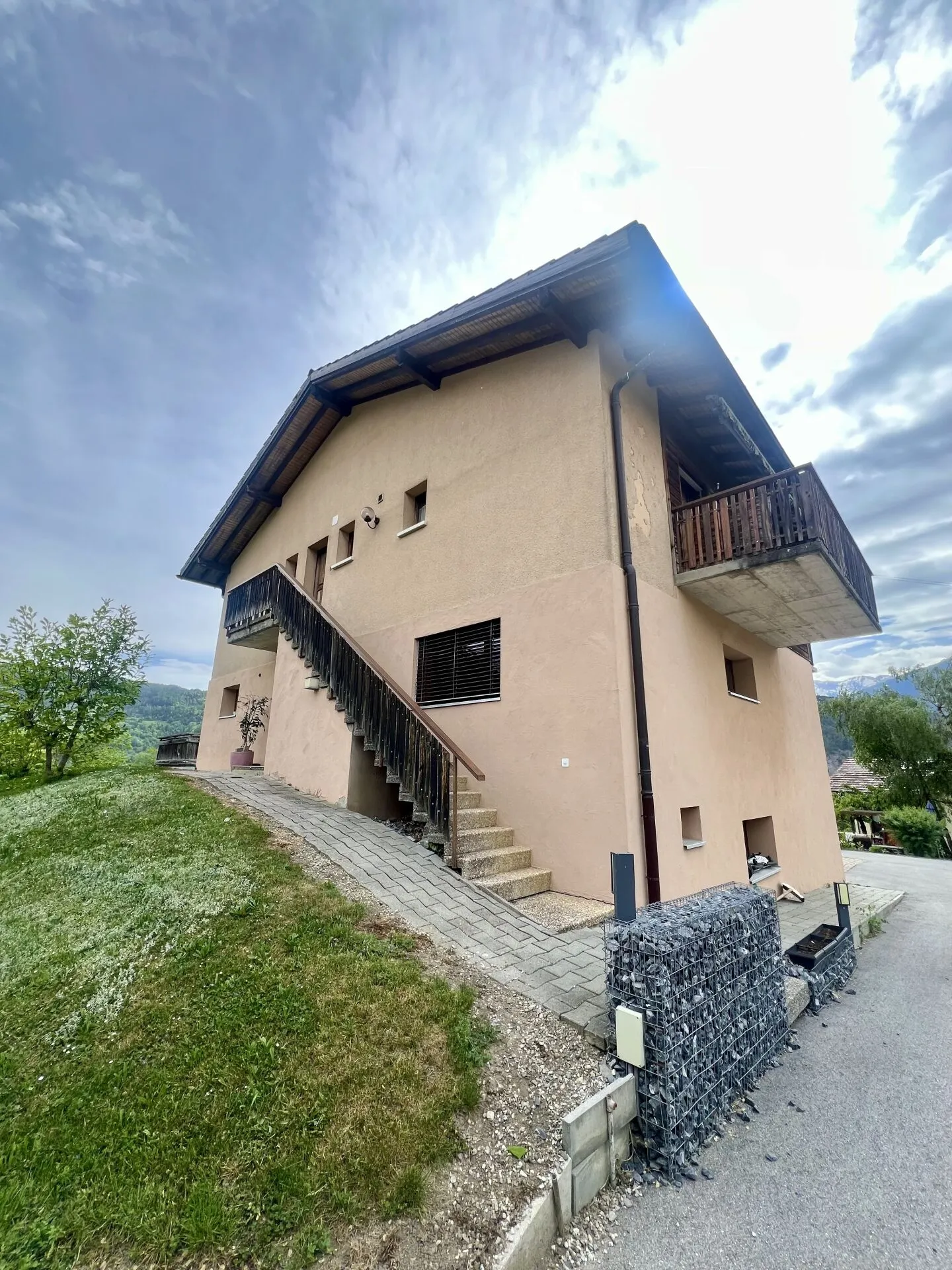 Charmant Appartement Sous Toit - Photo 2 sur 6