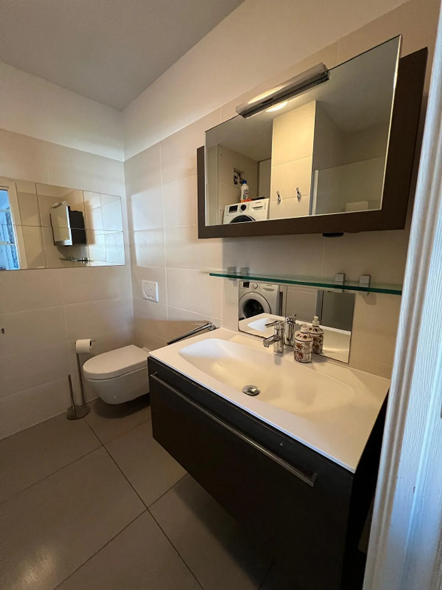 Moderno 4.5 locali con giardino privato e 2 posti auto in autorimessa - Foto 5 di 11