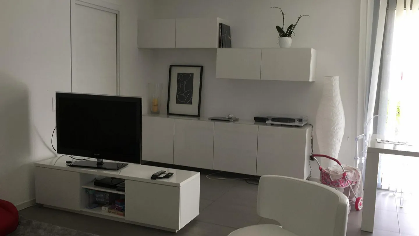 Moderno 4.5 locali con giardino privato e 2 posti auto in autorimessa - Foto 9 di 11