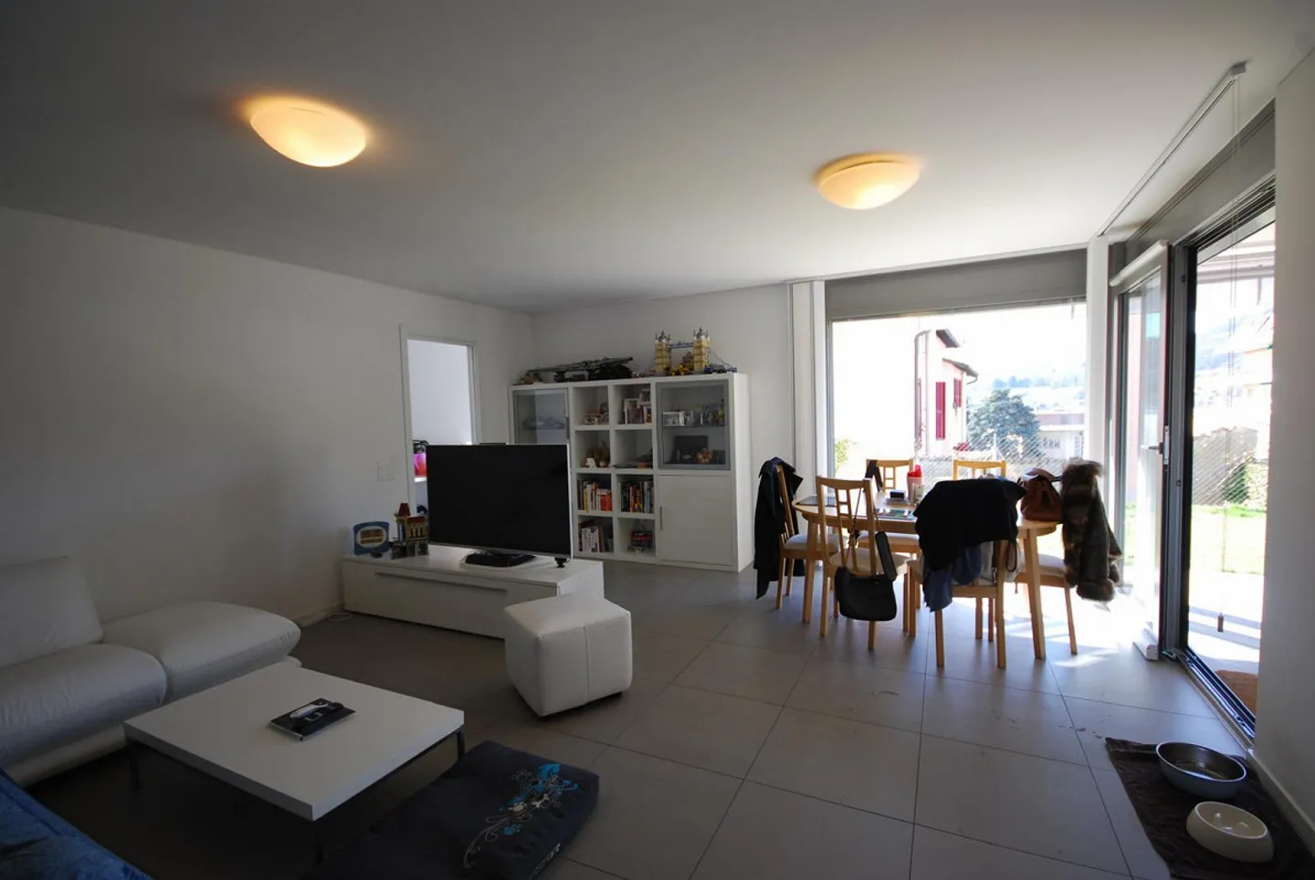 Moderno 4.5 locali con giardino privato e 2 posti auto in autorimessa - Foto 7 di 11