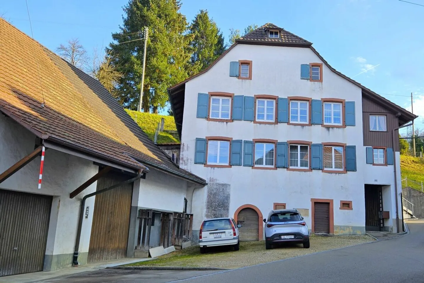 Grosszügig Wohnen im charmanten Dorfkern von Ziefen - Foto 1 von 11