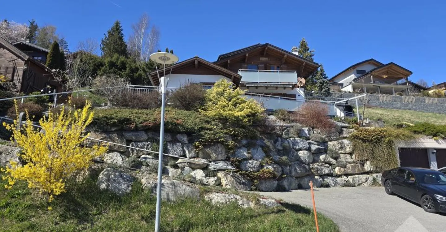 Charmantes Chalet in Ruhiger Lage - Foto 1 von 11