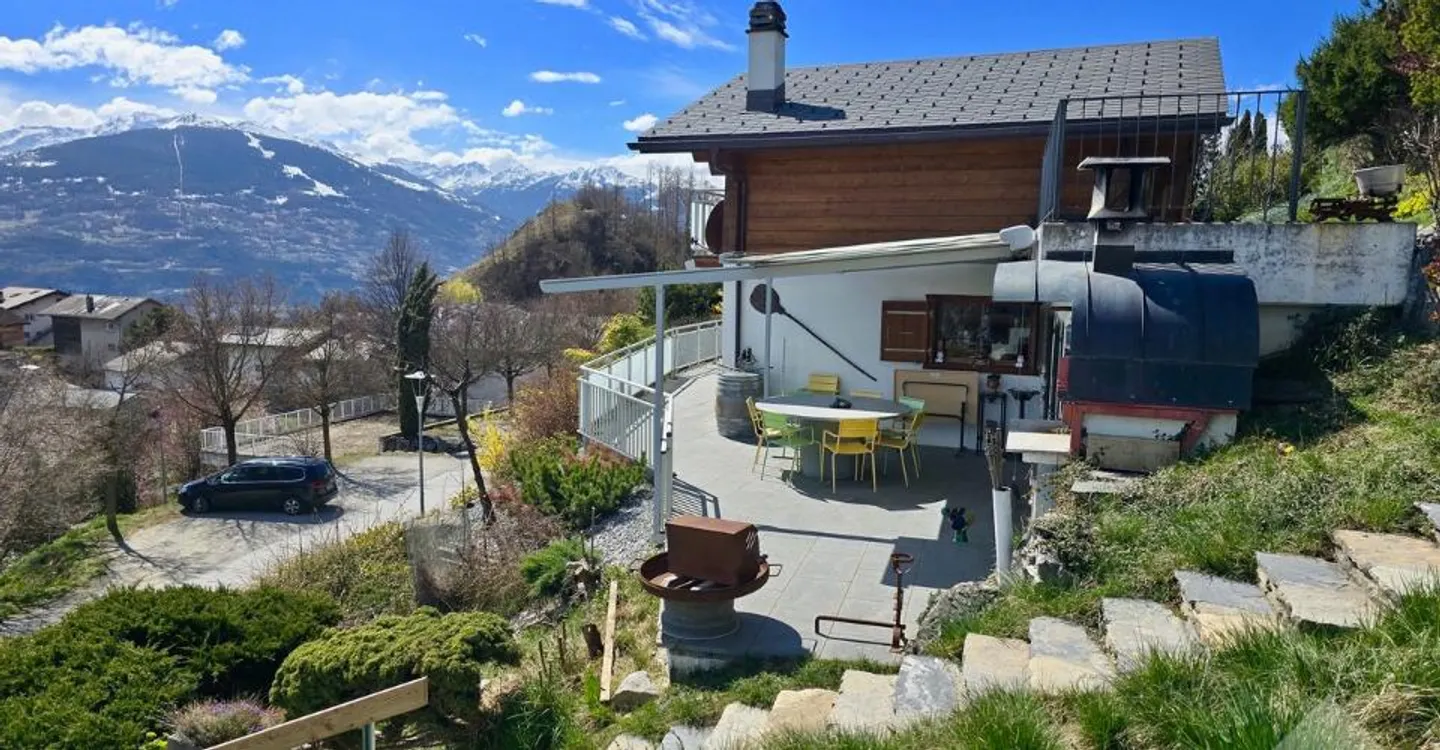 Charmantes Chalet in Ruhiger Lage - Foto 2 von 11