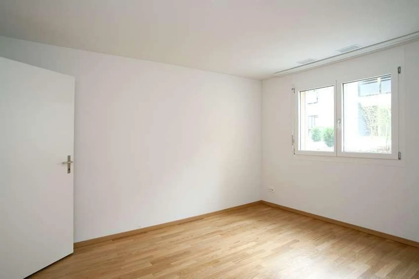 Profitez du soleil sur le grand balcon - Photo 7 sur 8