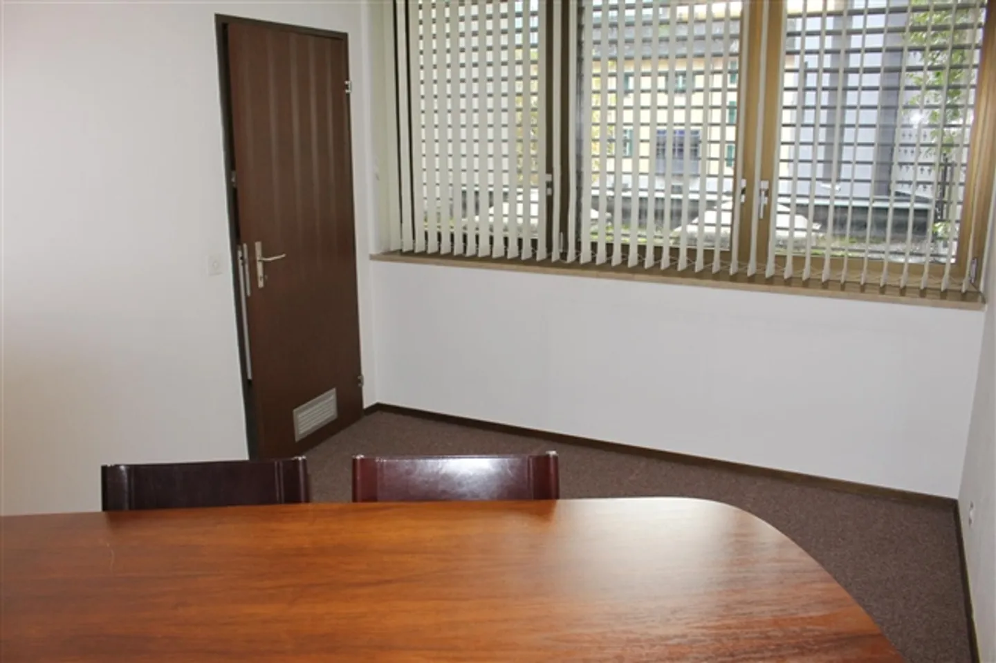 4 Office Rooms of approx. 100 m2 in a very central location - Photo 6 of 13
