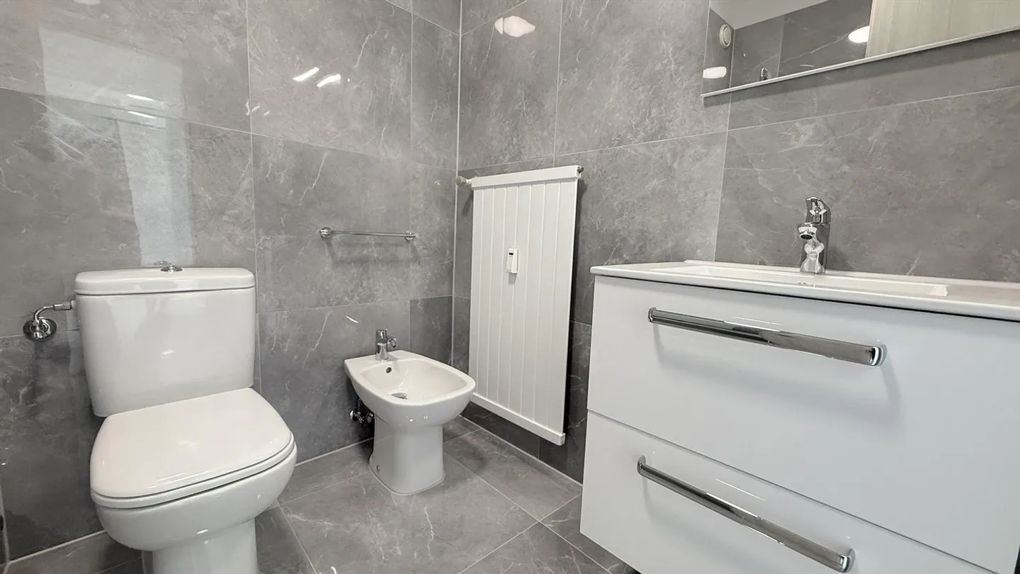 Appartement moderne et rénové de 2,5 pièces à Coldrerio - Photo 5 sur 7