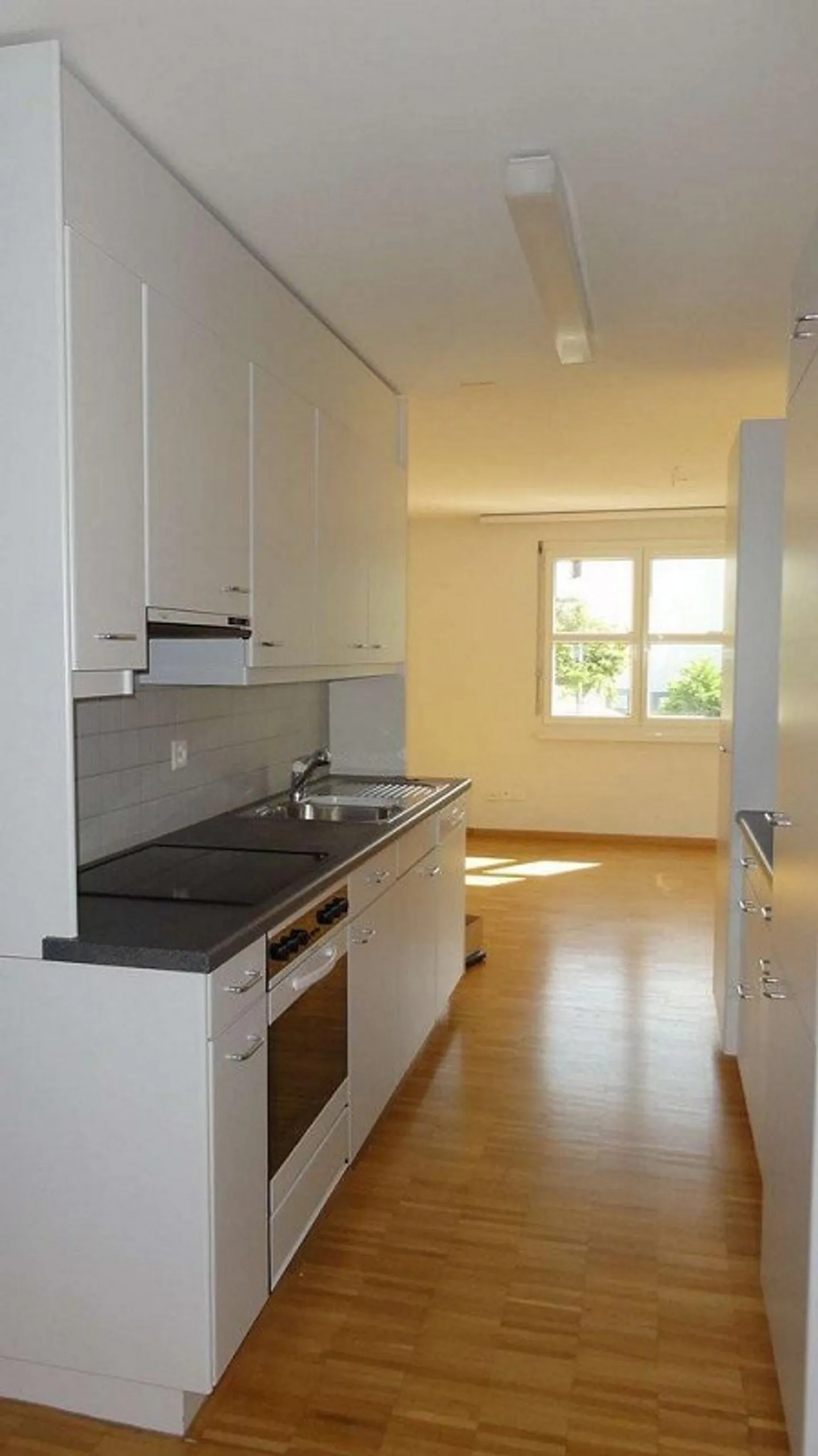 Modern, bright attic apartment with high ceilings - Photo 6 of 8