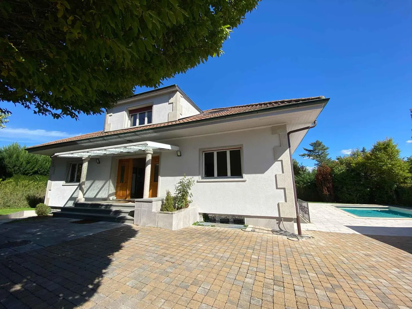 Villa 8 rooms - Photo 2 of 13