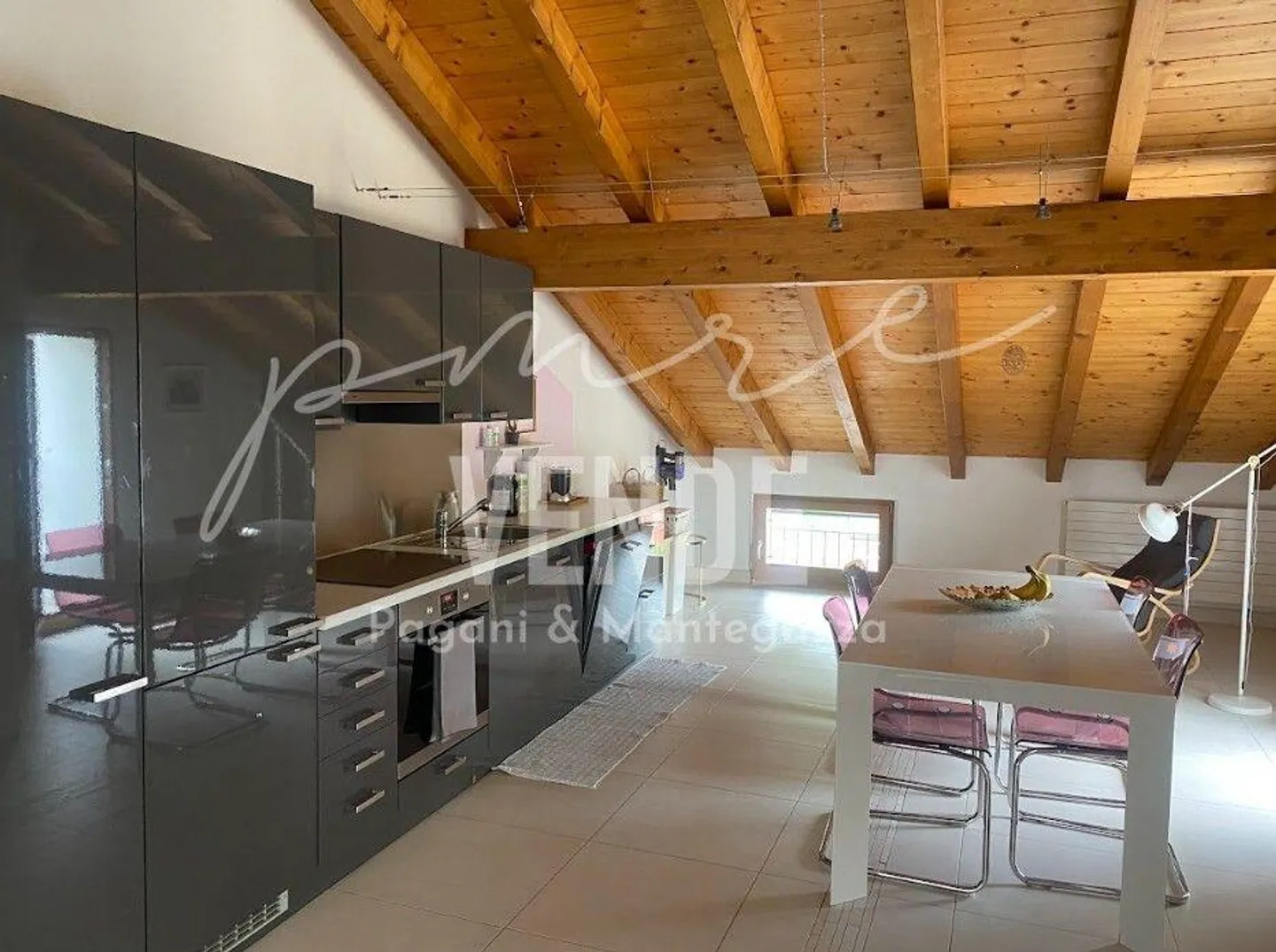 RIVERA | 4.5 pièces étage mansardé - Photo 2 sur 7