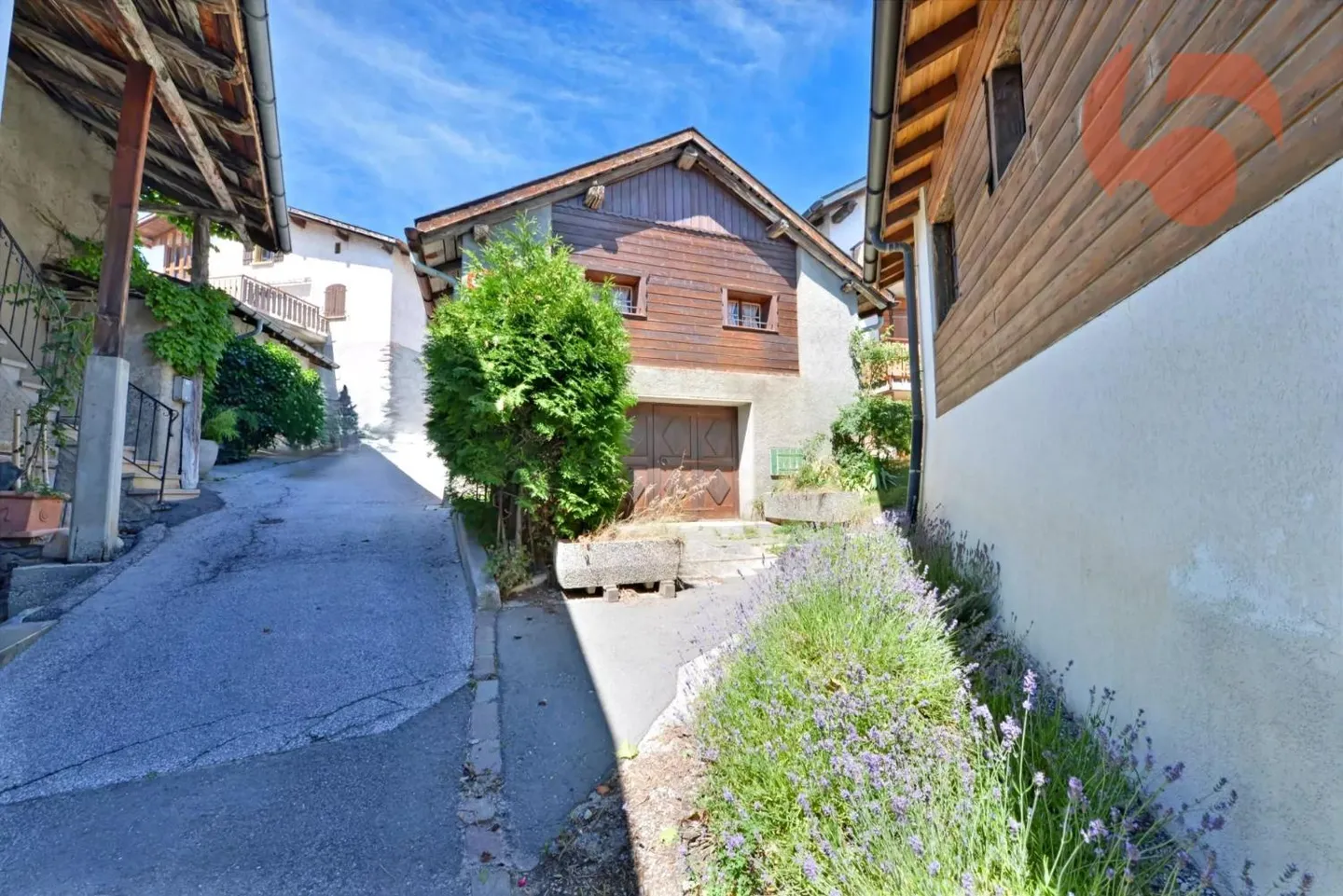 Casa di villaggio autentica con grande potenziale e garage oltre a Carnotzet - Foto 7 di 13