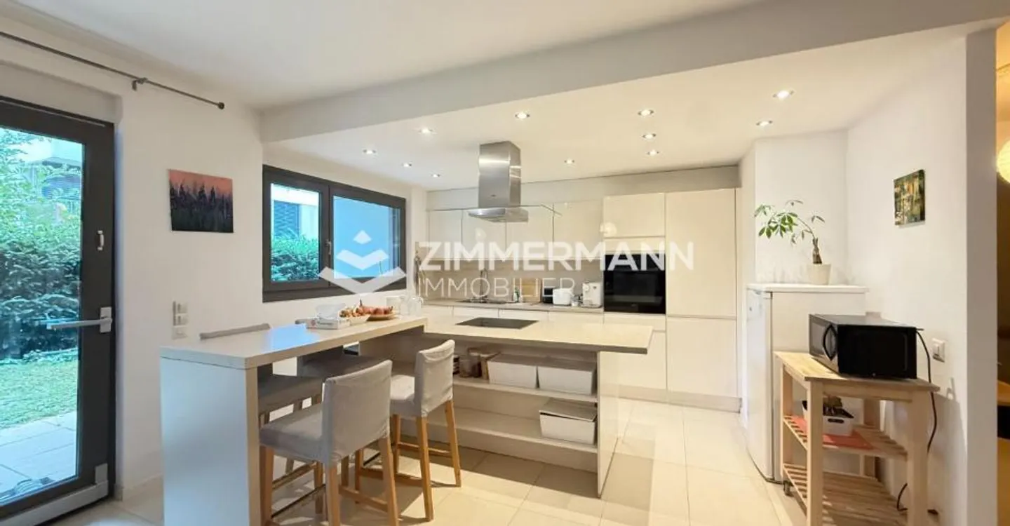 Stylish Apartment with Garden - Photo 1 of 10