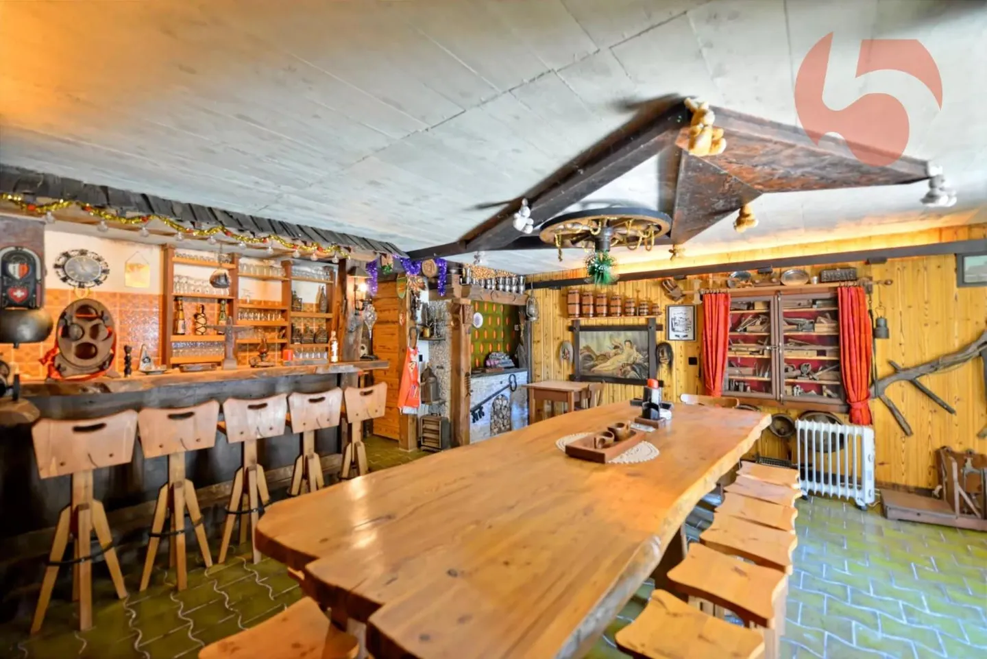 Casa di villaggio autentica con grande potenziale e garage oltre a Carnotzet - Foto 9 di 13