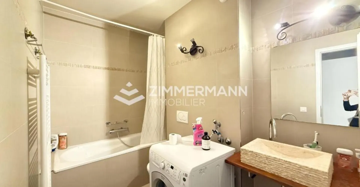 Stylish Apartment with Garden - Photo 5 of 10
